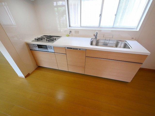 西木辻町貸家のキッチン|使いやすいキッチンです