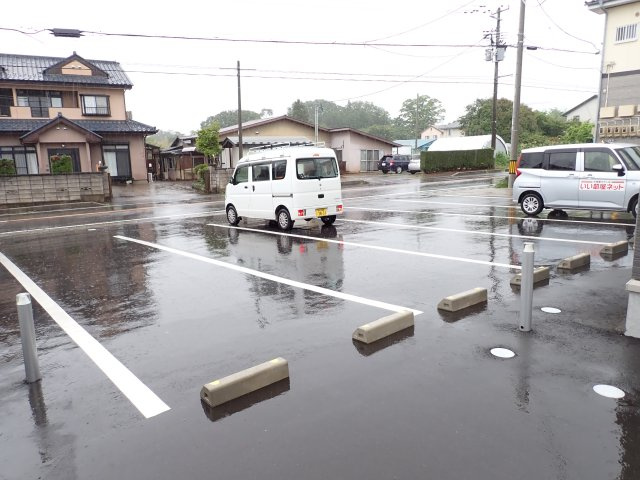 シャーレアンの駐車場