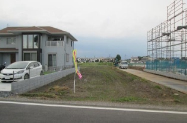 敷地面積132坪　売地　川越市池辺の前面道路含む現地写真