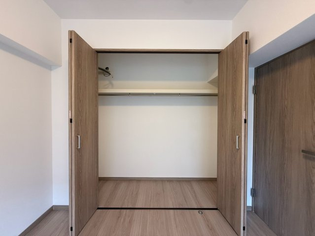 ロマネスク新屋敷／２Fの収納