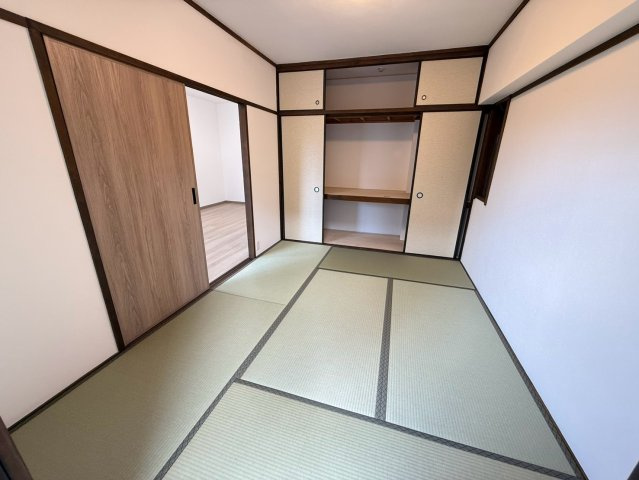 ロマネスク新屋敷／２Fの和室