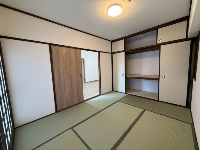 ロマネスク新屋敷／２Fの和室