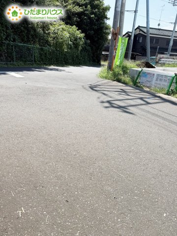 野田市清水635　新築戸建　H号棟の前面道路含む現地写真|接道：南側5m公道・東側6ｍ公道
