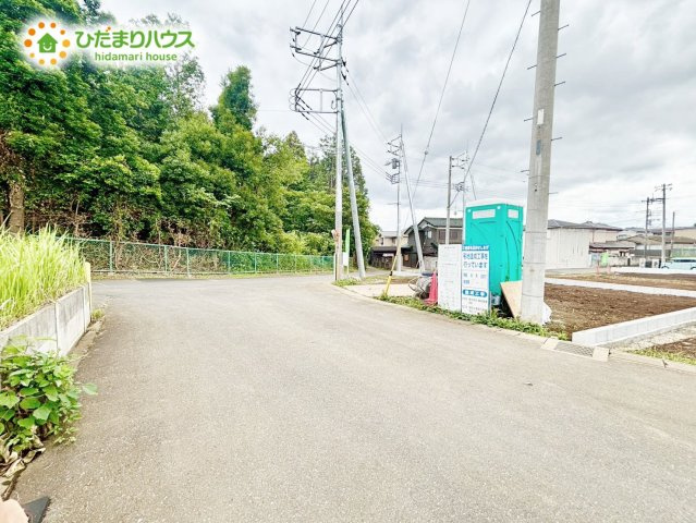 野田市清水635　新築戸建　H号棟の前面道路含む現地写真|接道：南側5m公道・東側6ｍ公道