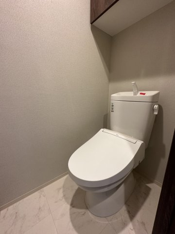 コンシェリア目黒本町 ＴＨＥ ＲＥＳＩＤＥＮＣＥのトイレ|ゆったりとした空間のトイレです