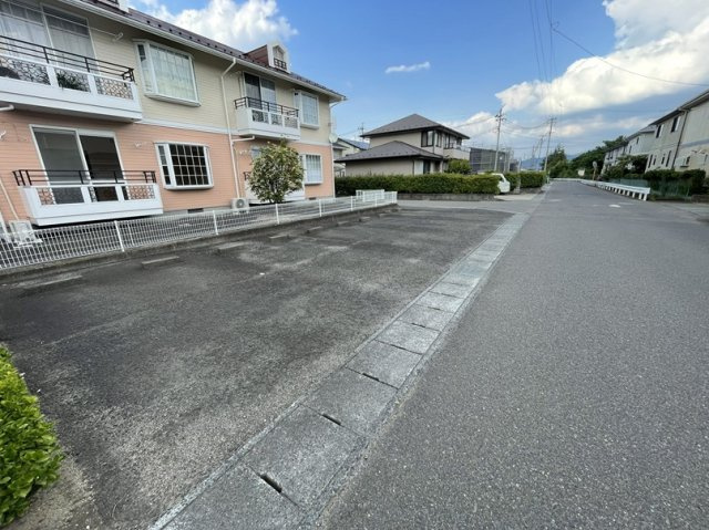ＳＫハイツ Ｂの駐車場