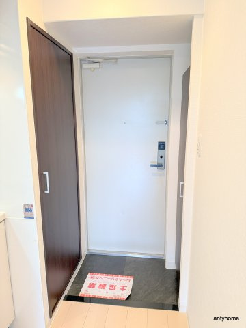 エスリード阿波座シティーウェストⅡ　仲介手数料無料の玄関