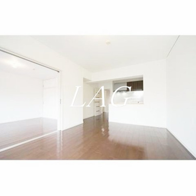 【居間・リビング】 | ラポール中川 | 洋室のお部屋です。