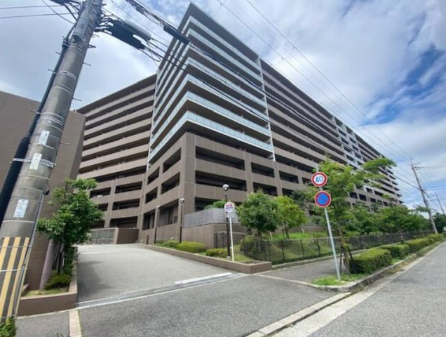 リーデンススクエア学園東町の外観