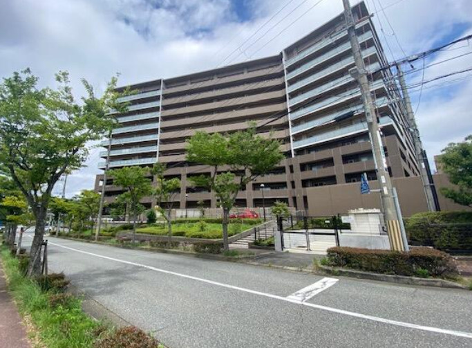 リーデンススクエア学園東町の外観