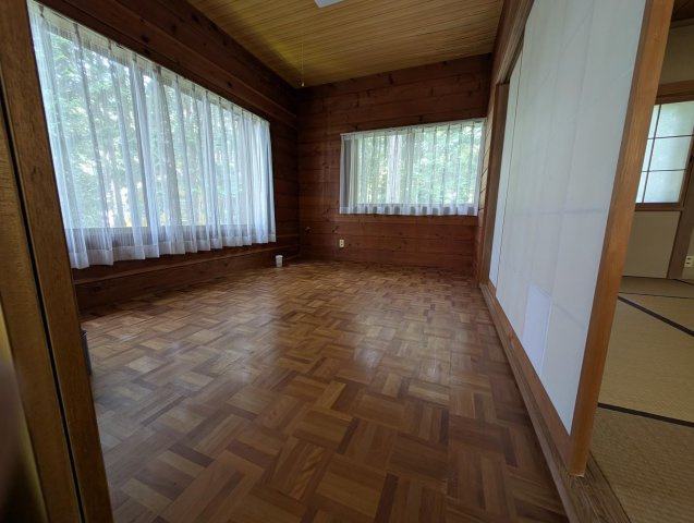 函南町　南箱根ダイヤランドの洋室