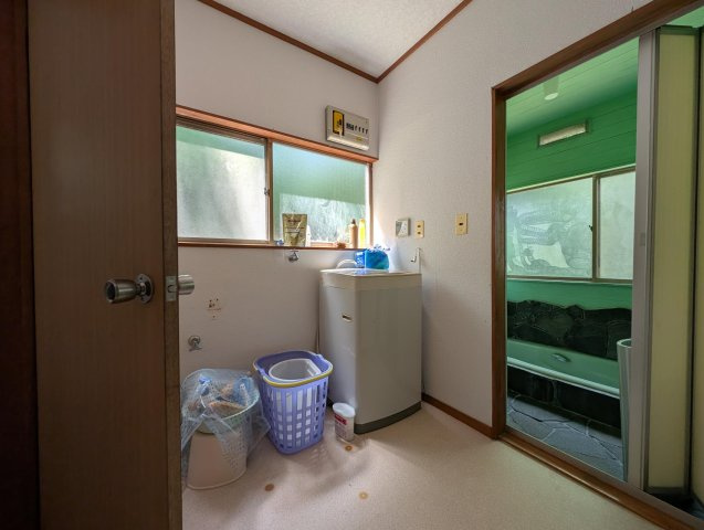 函南町　南箱根ダイヤランドのランドリースペース|脱衣所
