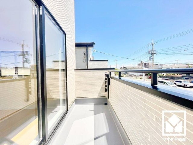 ハートフルタウン尼崎東園田3丁目のバルコニー|南向きバルコニーで陽当たり、風通し良好。たっぷりの洗濯物も気持ちよく乾きます。