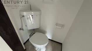 シンプルで使いやすいトイレです♪