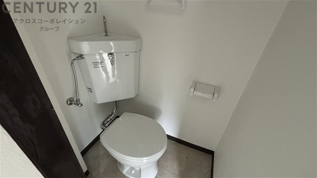 シンプルで使いやすいトイレです♪