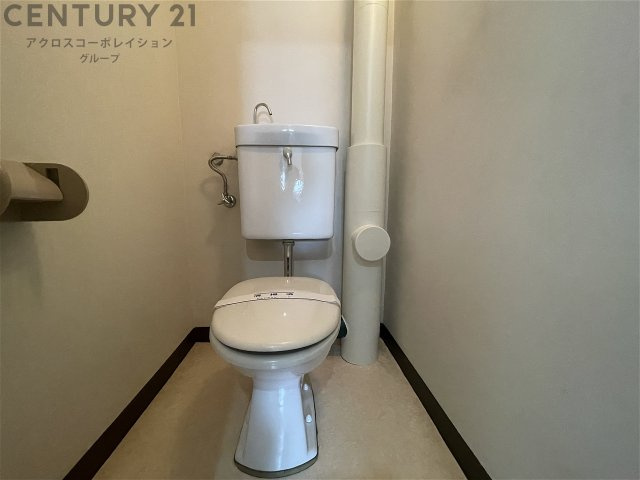 シンプルでコンパクトなトイレです。