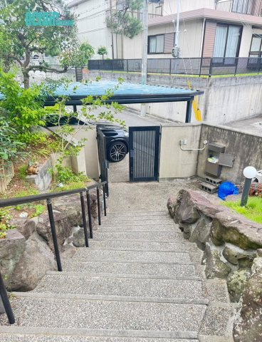 明石市朝霧東町3丁目のその他|まるで旅館を思わせるアプローチ、ゆとりある敷地が生み出すプライベート空間。