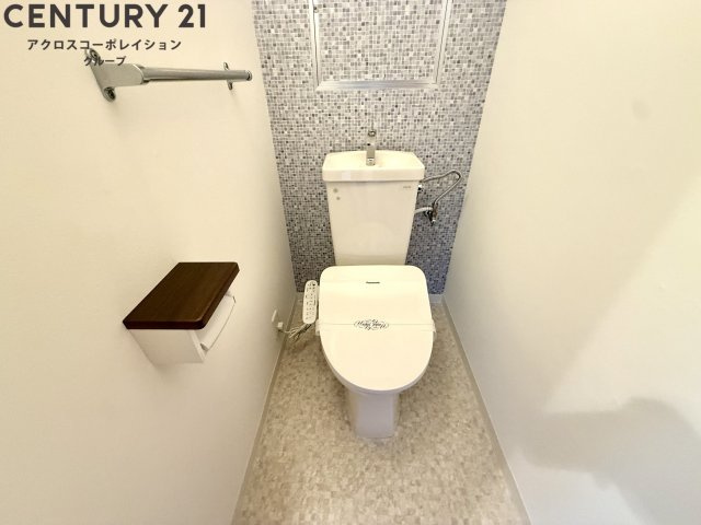 シンプルで使いやすいトイレです♪