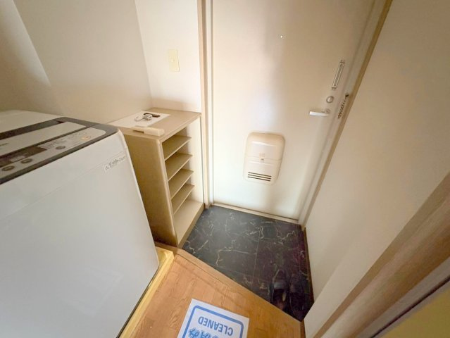 アミティ宝塚Aの玄関