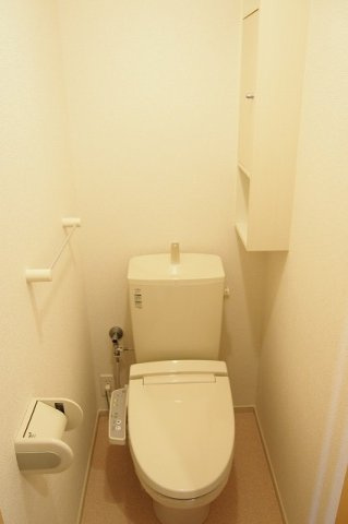 ヌーベル・シャトウＧのトイレ|ゆったりとした空間のトイレです