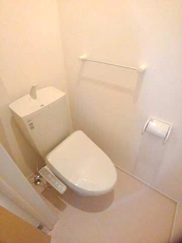 メゾンイケダＡのトイレ|ゆったりとした空間のトイレです