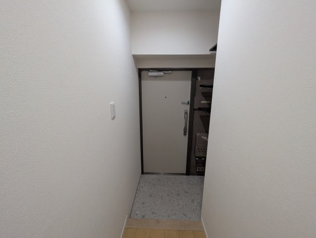 新大阪スカイハイツの玄関