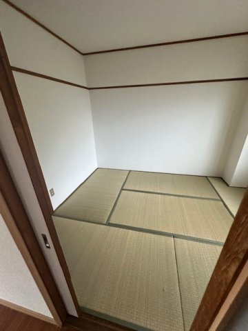 南薫ハイツ【キャッシュバック対象物件】の寝室