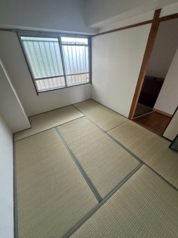 南薫ハイツ【キャッシュバック対象物件】の和室