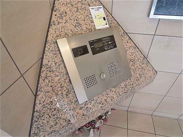 M’sレジデンス神戸のセキュリティ|エントランスはＴＶモニタ連動のオートロックを完備
