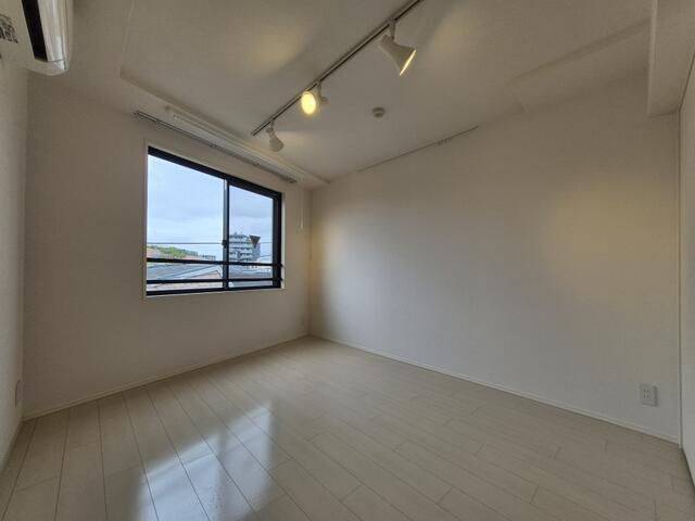 ＬＵＯＲＥ新井薬師の洋室|個人の部屋や寝室として使える洋室です