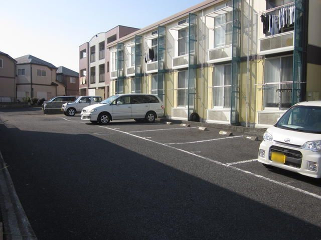 ＫＵＲＡＫＩＣＨＩの駐車場|駐車場があるので、車を買う予定の方も安心です