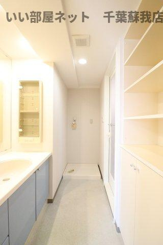ダイアパレスヒルトップ・エフ千葉寺駅前の洗面所|スペースが確保できる洗面所です
