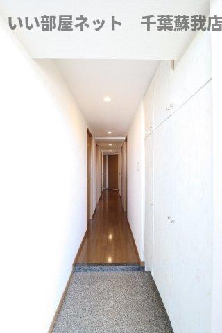 ダイアパレスヒルトップ・エフ千葉寺駅前の玄関|落ち着いた玄関です