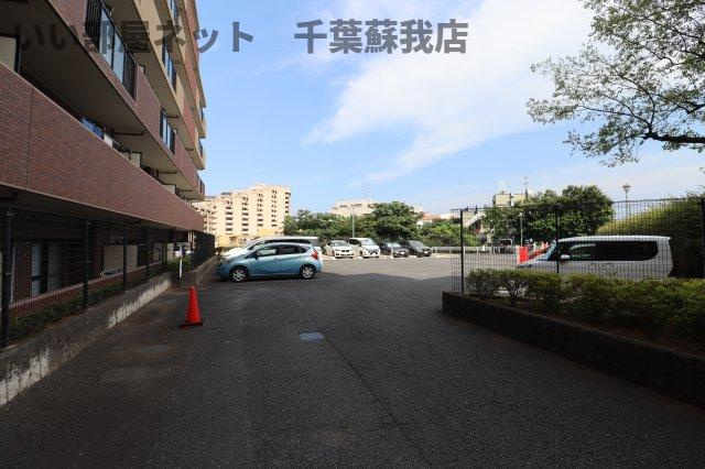 ダイアパレスヒルトップ・エフ千葉寺駅前の駐車場|カースペースがあります