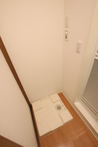 【設備】 | バイブリーコートD棟 | 室内洗濯機置場