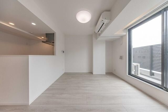 Ｓ－ＲＥＳＩＤＥＮＣＥ亀戸ｂａｌｍの居間・リビング
