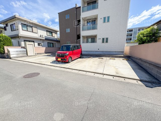レガリストSJ花畑の駐車場|駐車スペースもあります♪