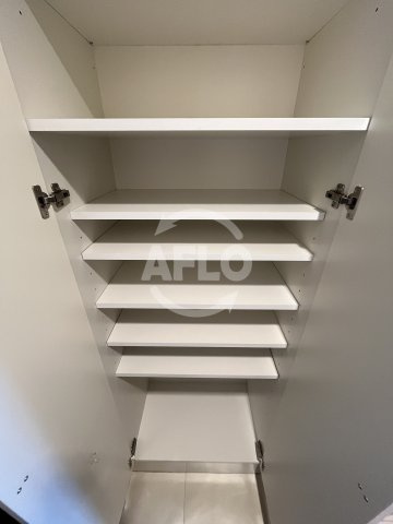 WOB塚本の内装|シューズボックス