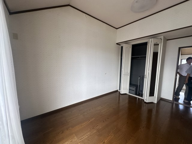 豊中市緑丘一丁目30-3の洋室