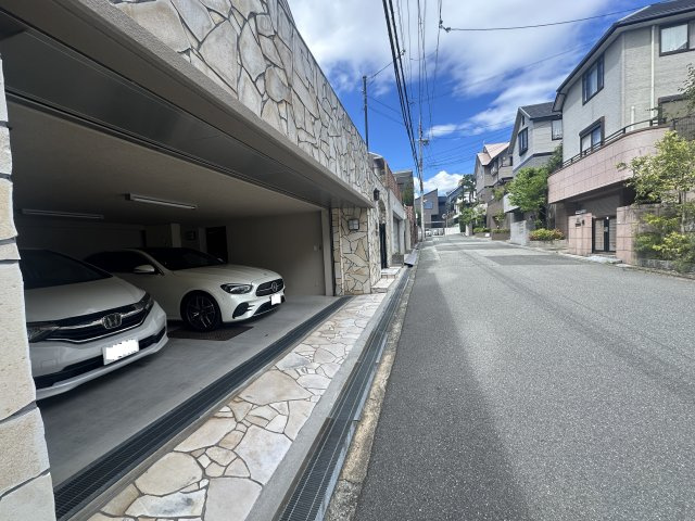 豊中市緑丘一丁目30-3の駐車場