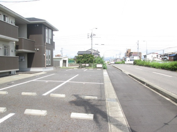 岩倉市東町藤塚のアパートの駐車場|駐車場
