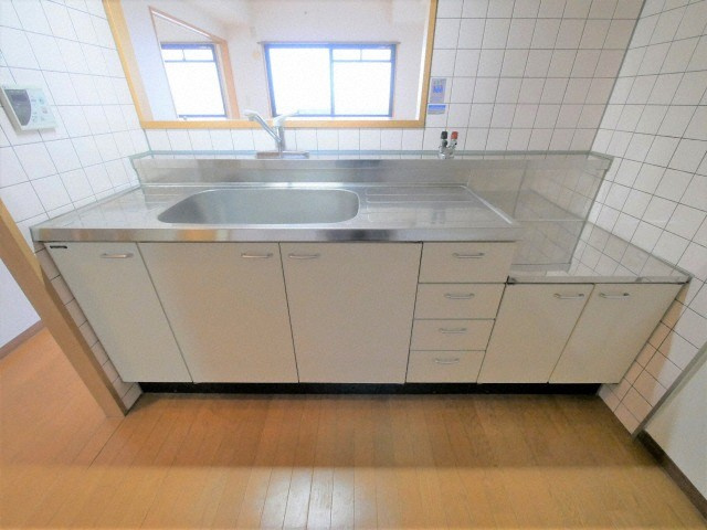 サンプラザ湯里南のキッチン