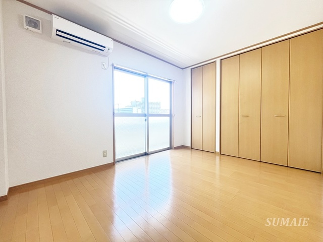 シャイン王子神谷の居間・リビング|日当たりの良い居室です☆