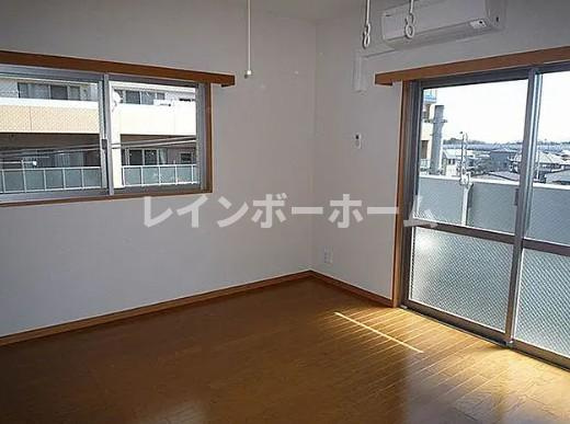 PLAZA　Y・Kの居間・リビング|同物件別号室参考写真です。