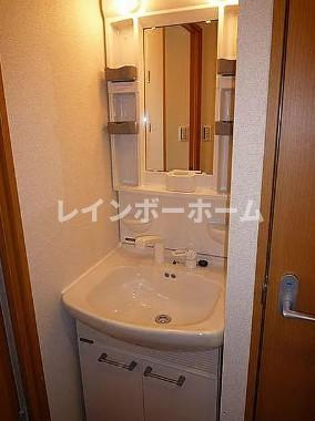 PLAZA　Y・Kの洗面所|同物件別号室参考写真です。