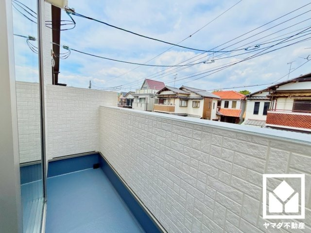 ハートフルタウン尼崎東園田3丁目のバルコニー|北側バルコニーです。バルコニーが2か所ございますので、お洗濯物をたっぷりと干す事ができます。