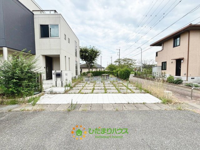 古河市けやき平1丁目　中古一戸建ての駐車場