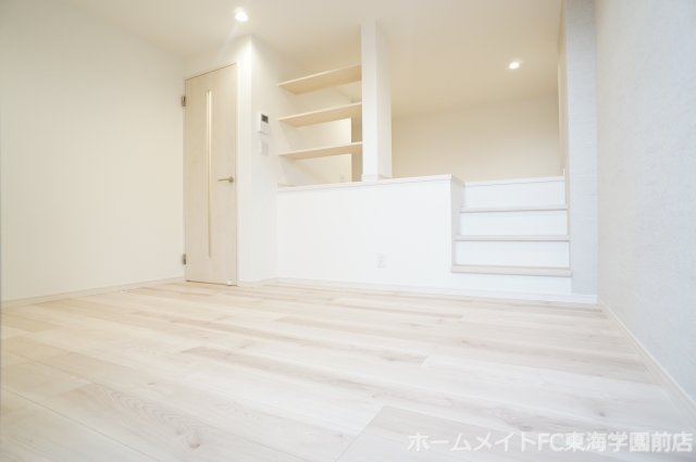 熊本市北区龍田９丁目のアパートの居間・リビング