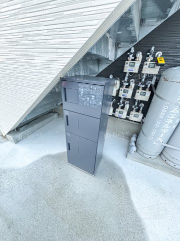 シエルリーブルのエントランス|宅配BOX付きで不在時の荷物の受け取りに便利です★