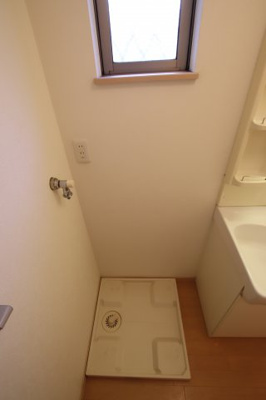 【設備】 | メゾンピエレ | 室内洗濯機置場